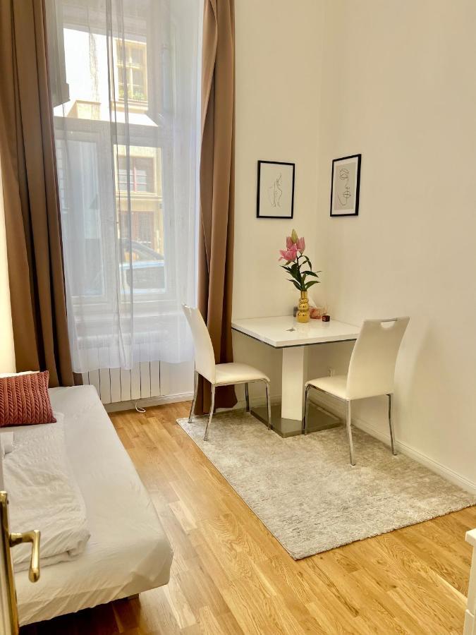 Angeloroma Deluxe Apartment Prague Ngoại thất bức ảnh